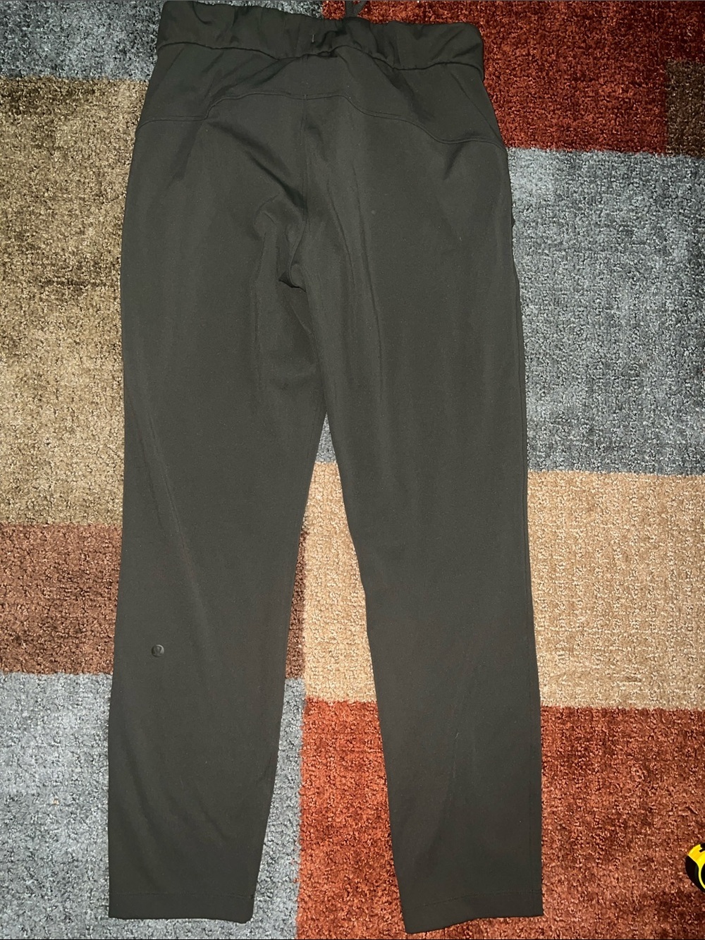 Lululemon Keep Moving Pant
Grey Sage Size 4 - Picture 5 of 10